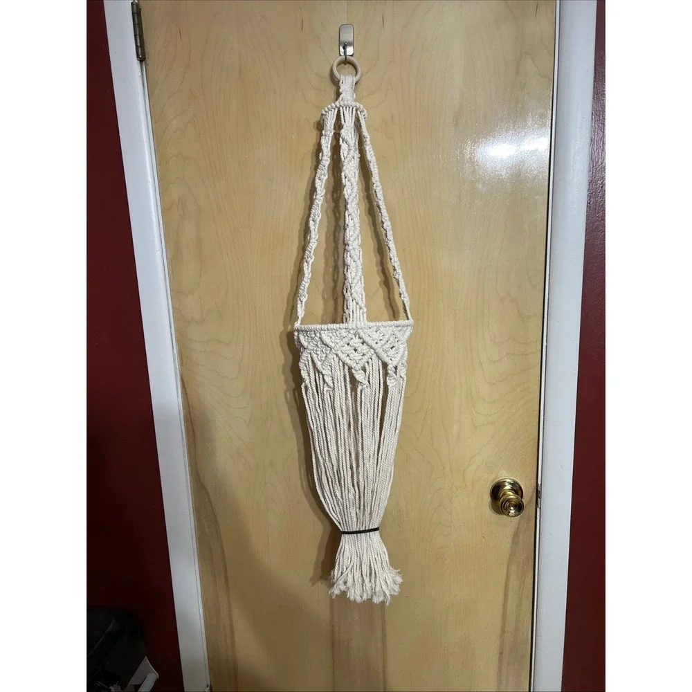 macrame plant hanger